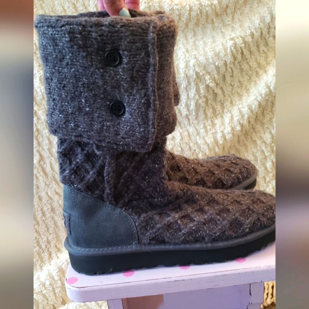brand new Ugg cardi boots ...size 9 super cute